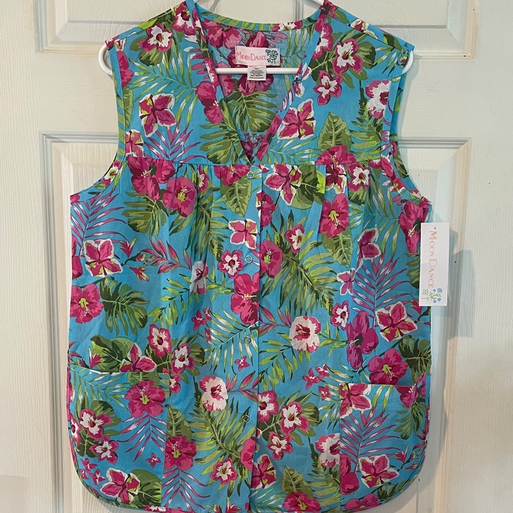 Moon Dance Size Medium Snap button up
